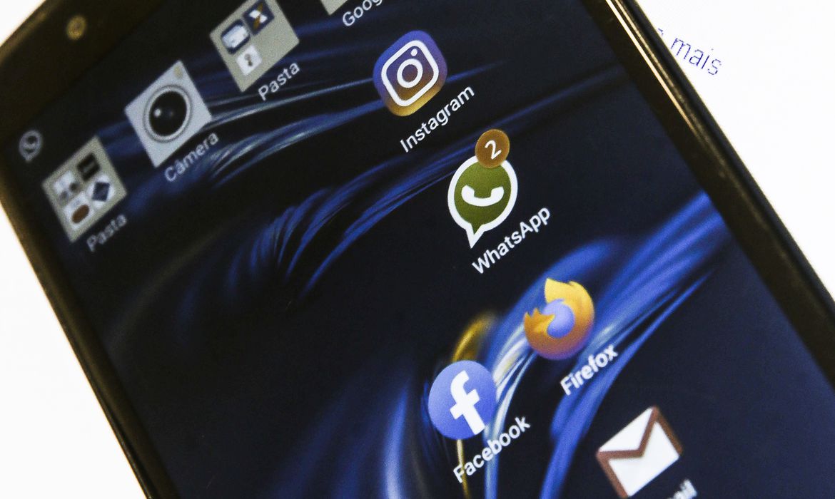 Instagram, Whatsapp e Facebook voltam a funcionar após seis horas de 'pane geral'
