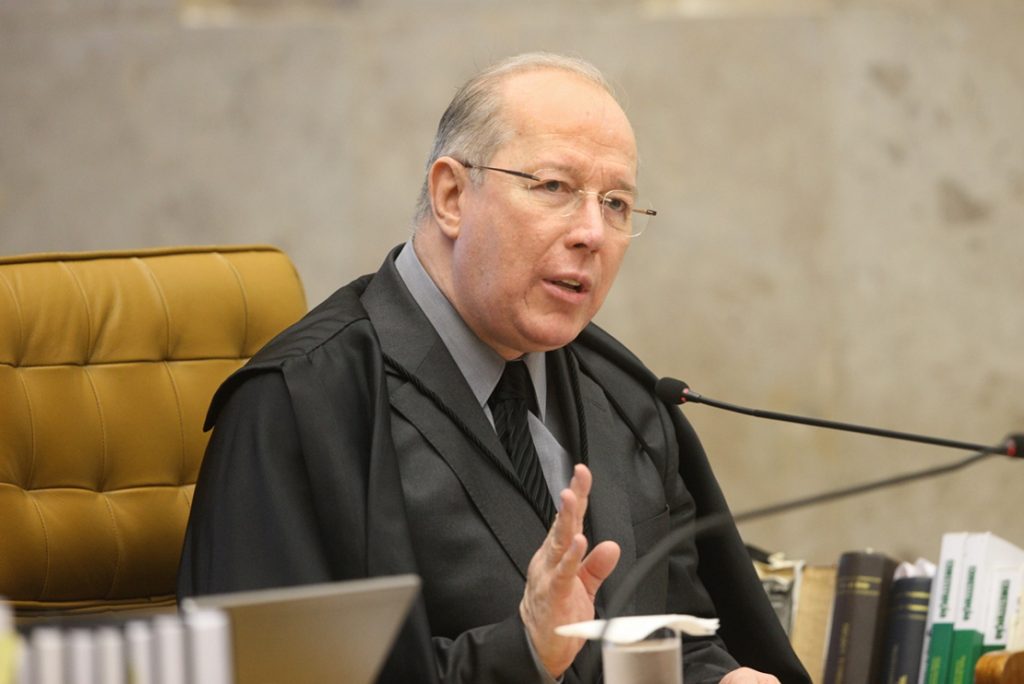 Celso de Mello rejeita pedido de apreensão do celular de Bolsonaro