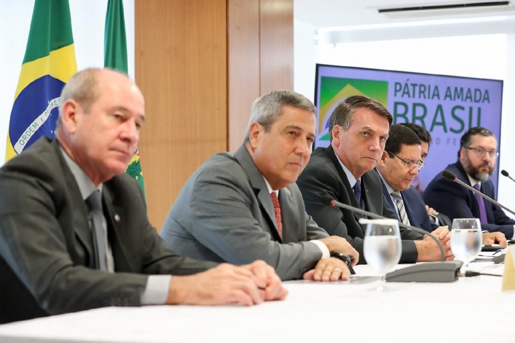 Ministro retira sigilo do vídeo de reunião que Moro diz ser prova da interferência de Bolsonaro na PF