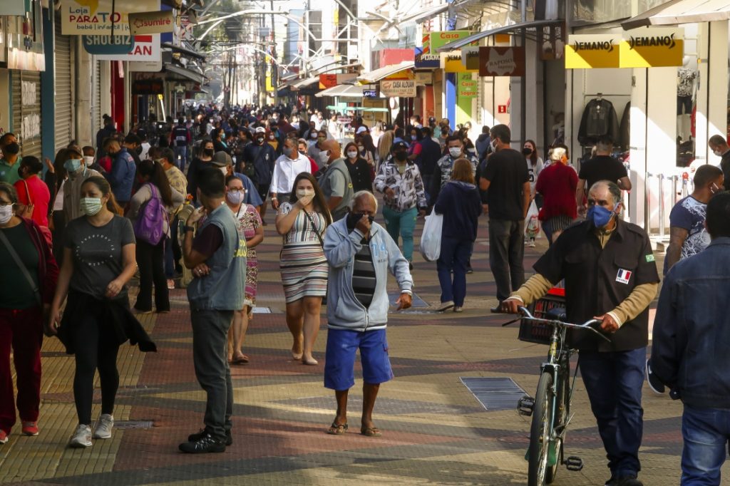 Casos de Covid-19 aumentam 136% em São José desde a reabertura