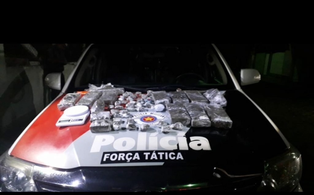 Homem é preso com mais de 12 quilos de maconha em Cruzeiro