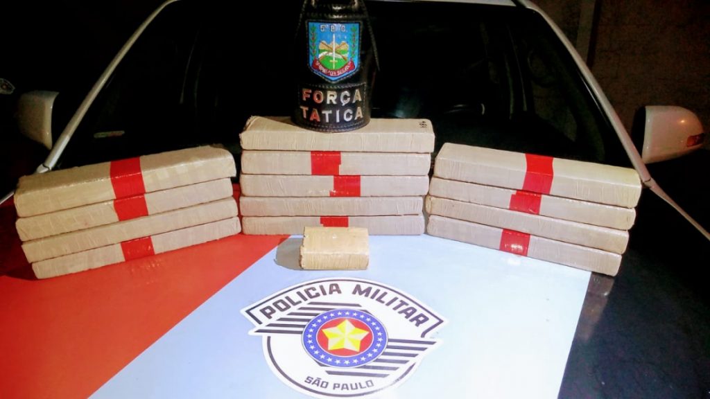 Foragido é preso com 15 quilos de droga em Pindamonhangaba