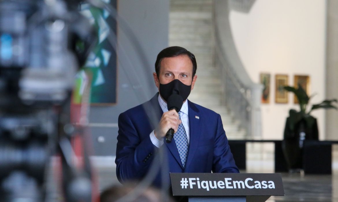 João Doria anuncia vacinação de professores e policiais no Estado de São Paulo
