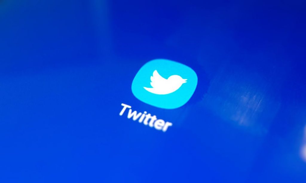 Twitter silencia algumas contas verificadas após ataque de hackers