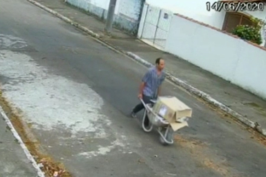 Polícia busca identificar autor de furtos em construções na zona sul de São José