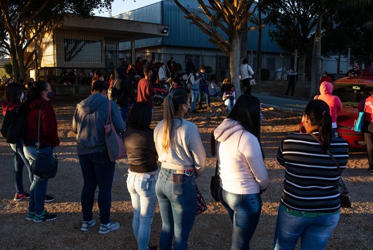 Trabalhadoras da Blue Tech entram em greve por aumento do PLR