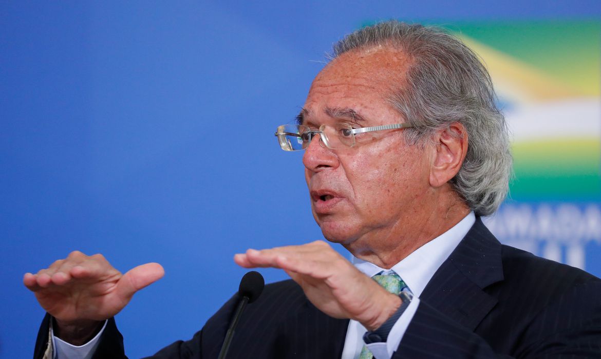 Gastos com pandemia não podem passar para futuras gerações, diz Guedes