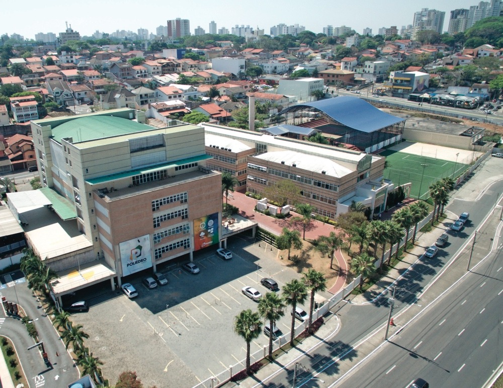 Poliedro Educação abre inscrições para programas de Trainee e Summer Job