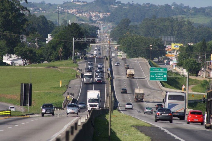 Homem morre atropelado na Rodovia Presidente Dutra em Jacareí