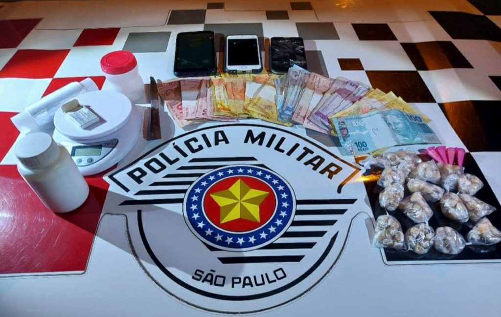 POLÍCIA MILITAR PRENDE TRAFICANTE DE DROGAS EM LORENA.