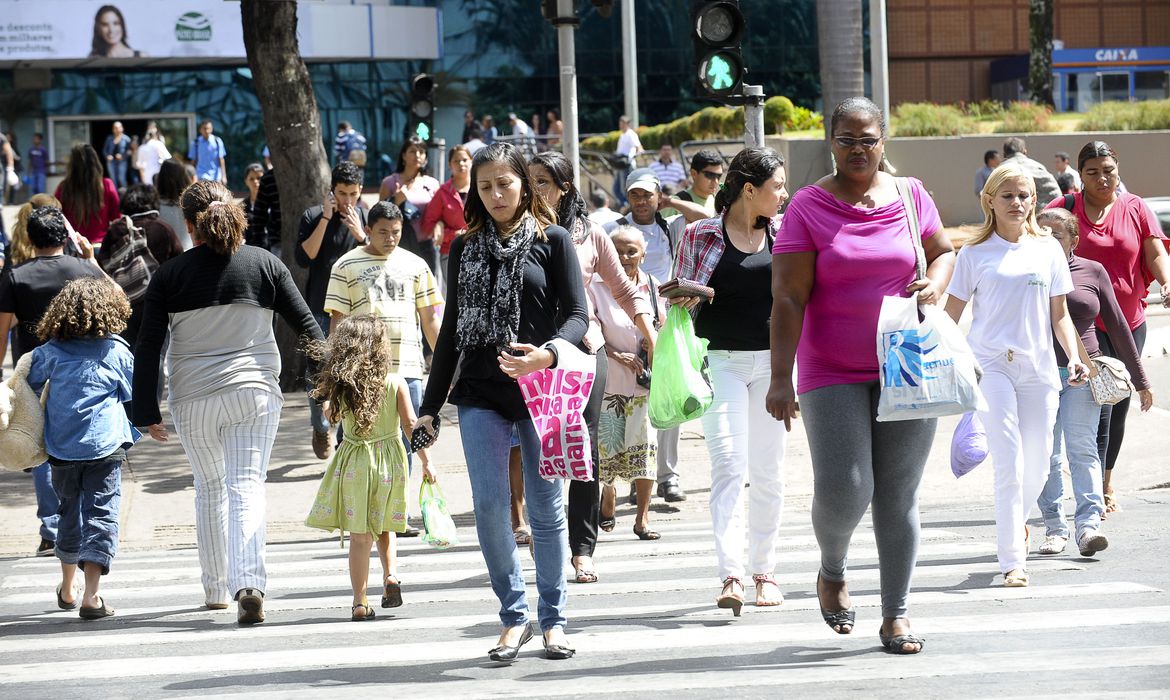 Economia IBGE: desemprego na pandemia atinge maior patamar em agosto