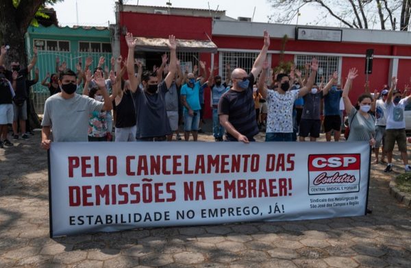 Assembleia do Sindicato dos Metalúrgicos contra Embraer