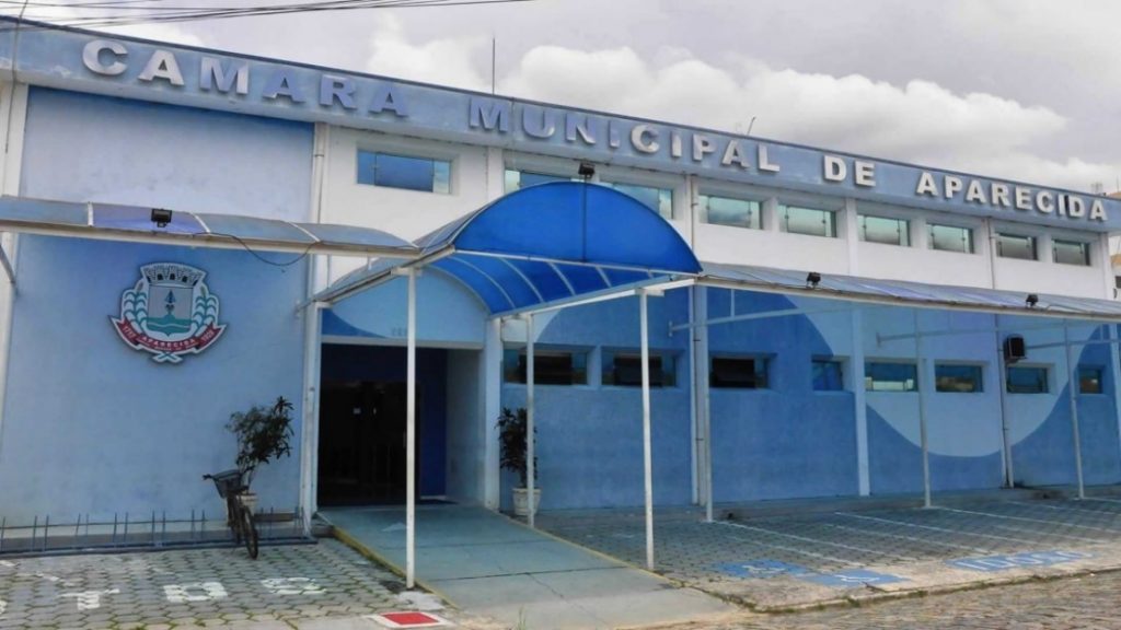 Justiça afasta diretor-geral por suspeita de fraude na Câmara de Aparecida