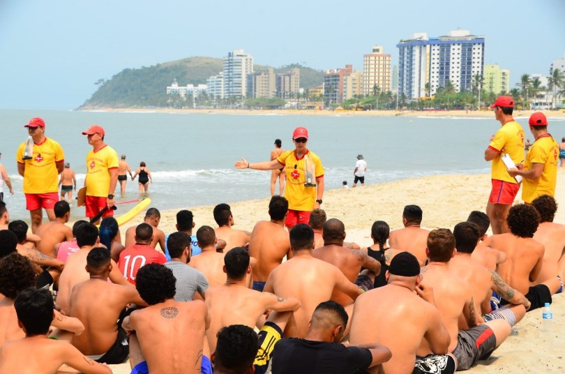 Prefeitura de Caraguatatuba abre 24 vagas para Guarda-Vidas Temporários