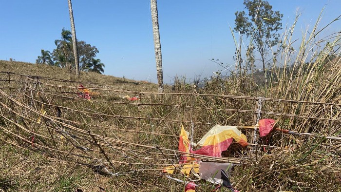 Polícia Ambiental prende homem resgatando balão de 28 metros em Jacareí