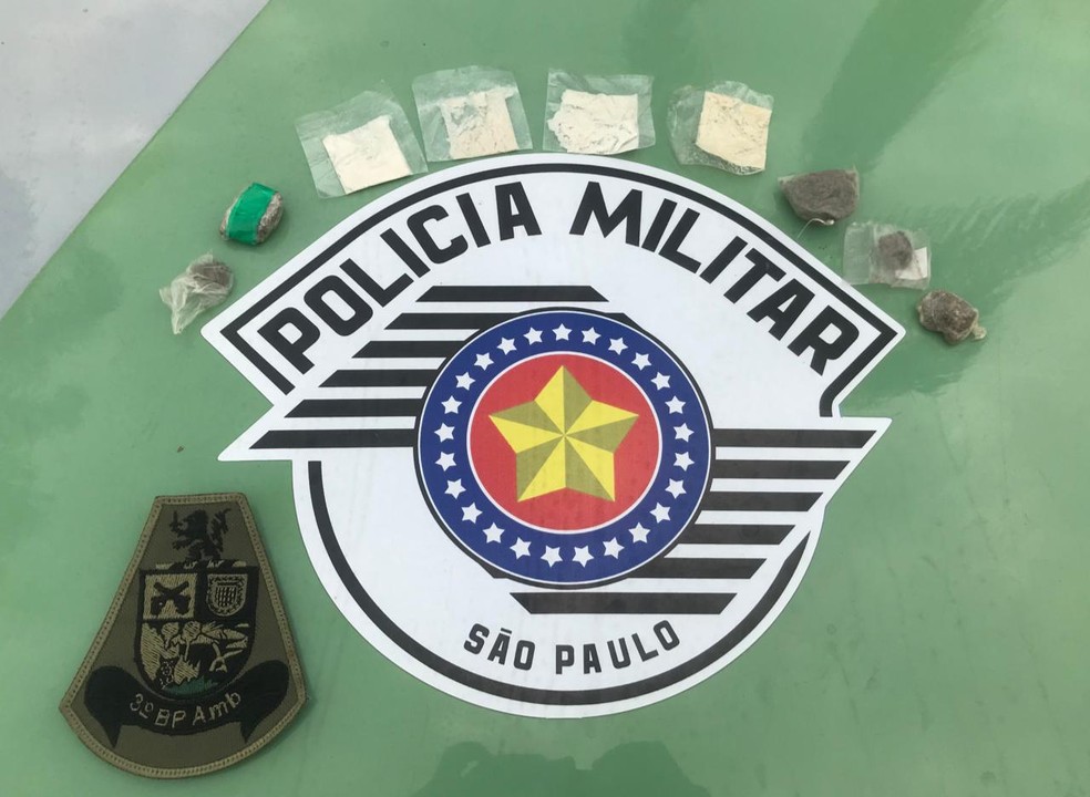 Três pessoas detidas após tentativa de fuga que terminou com carro em chamas em Caraguatatuba