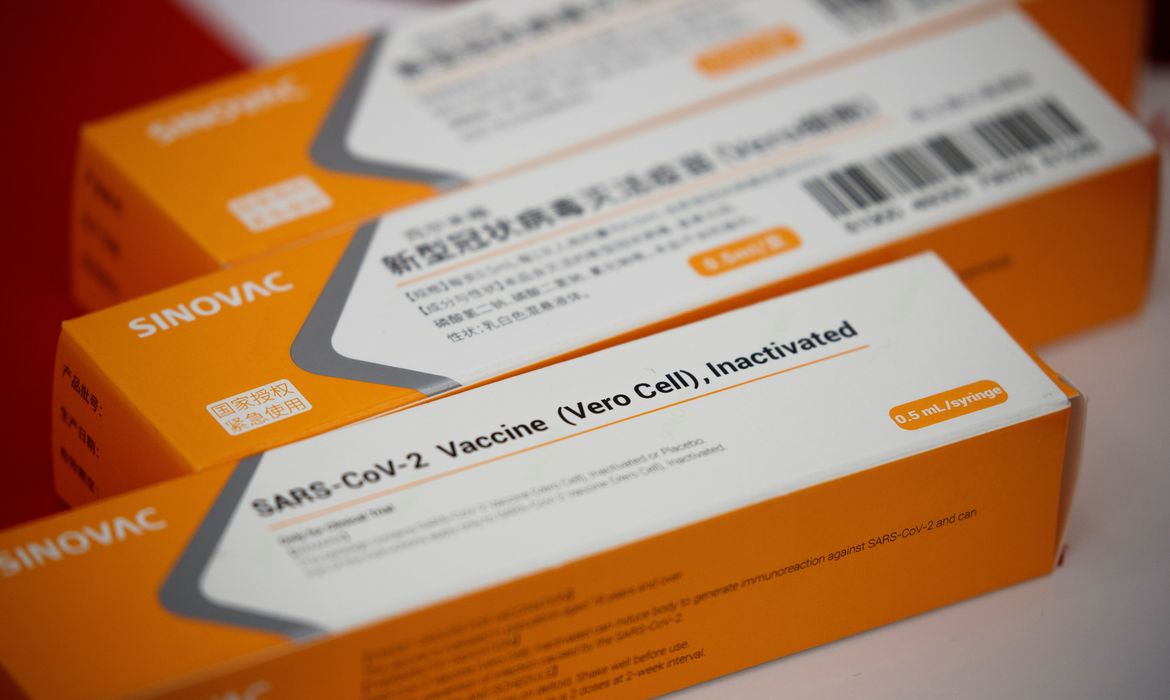 Instituto Butantan adia envio dos resultados de testes da Coronavac a Anvisa