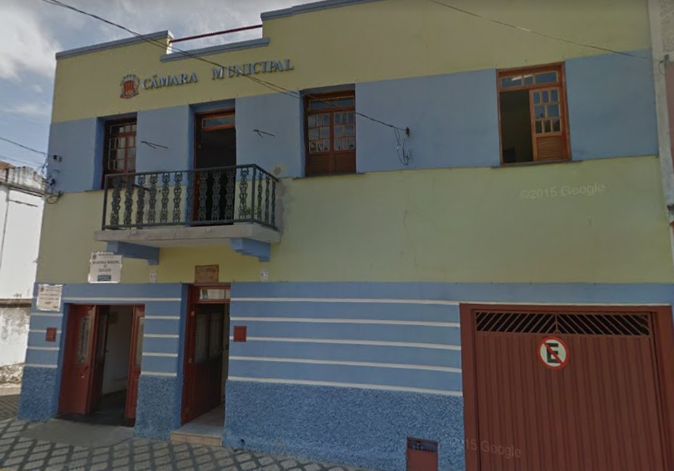 Vereador de Lavrinhas gastou cerca de R$ 1000 de verba pública em churrascaria e boate, diz TCE