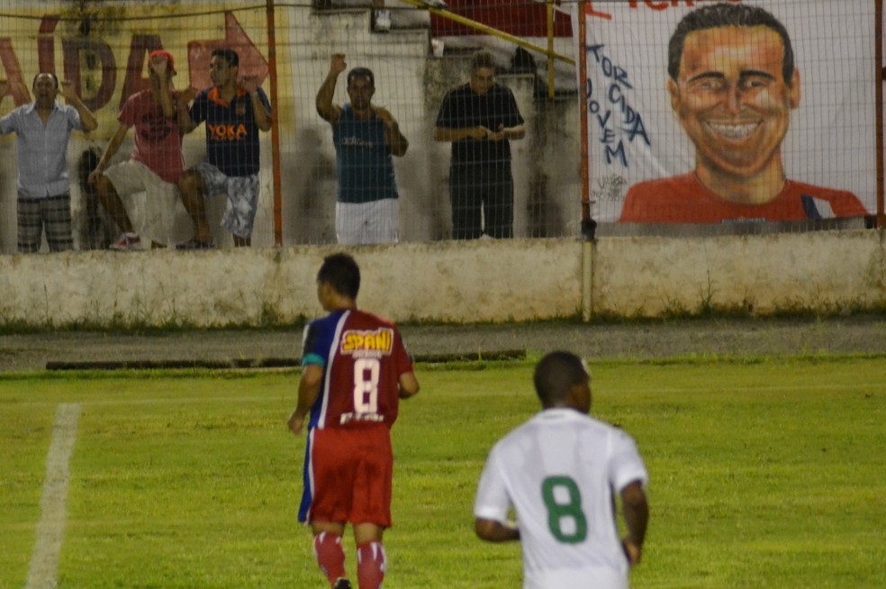 Nenê ex-jogador do Guaratinguetá e Taubaté morre aos 45 anos