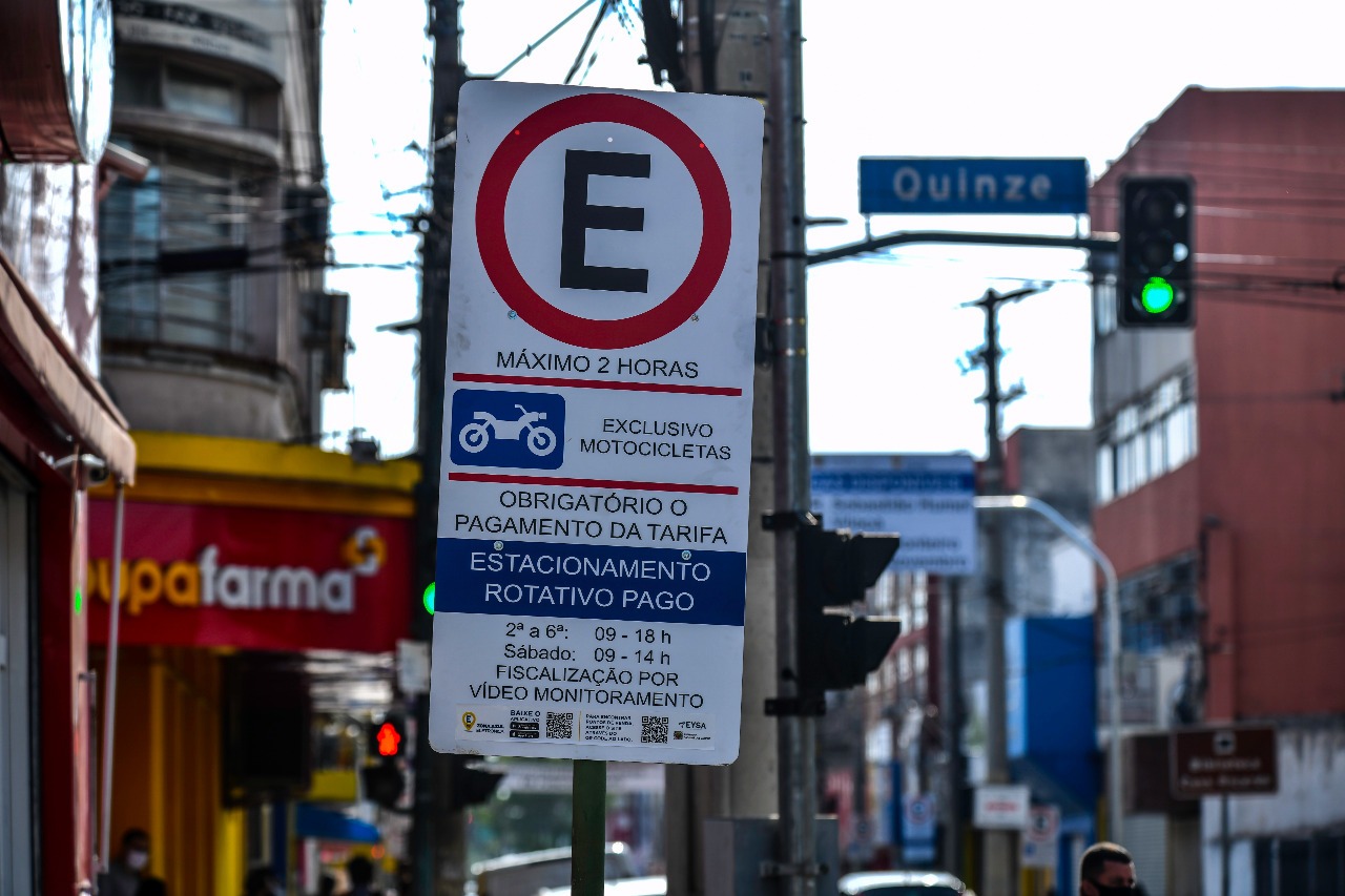 Zona Azul começa a operar na Vila Adyanna de São José dos Campos