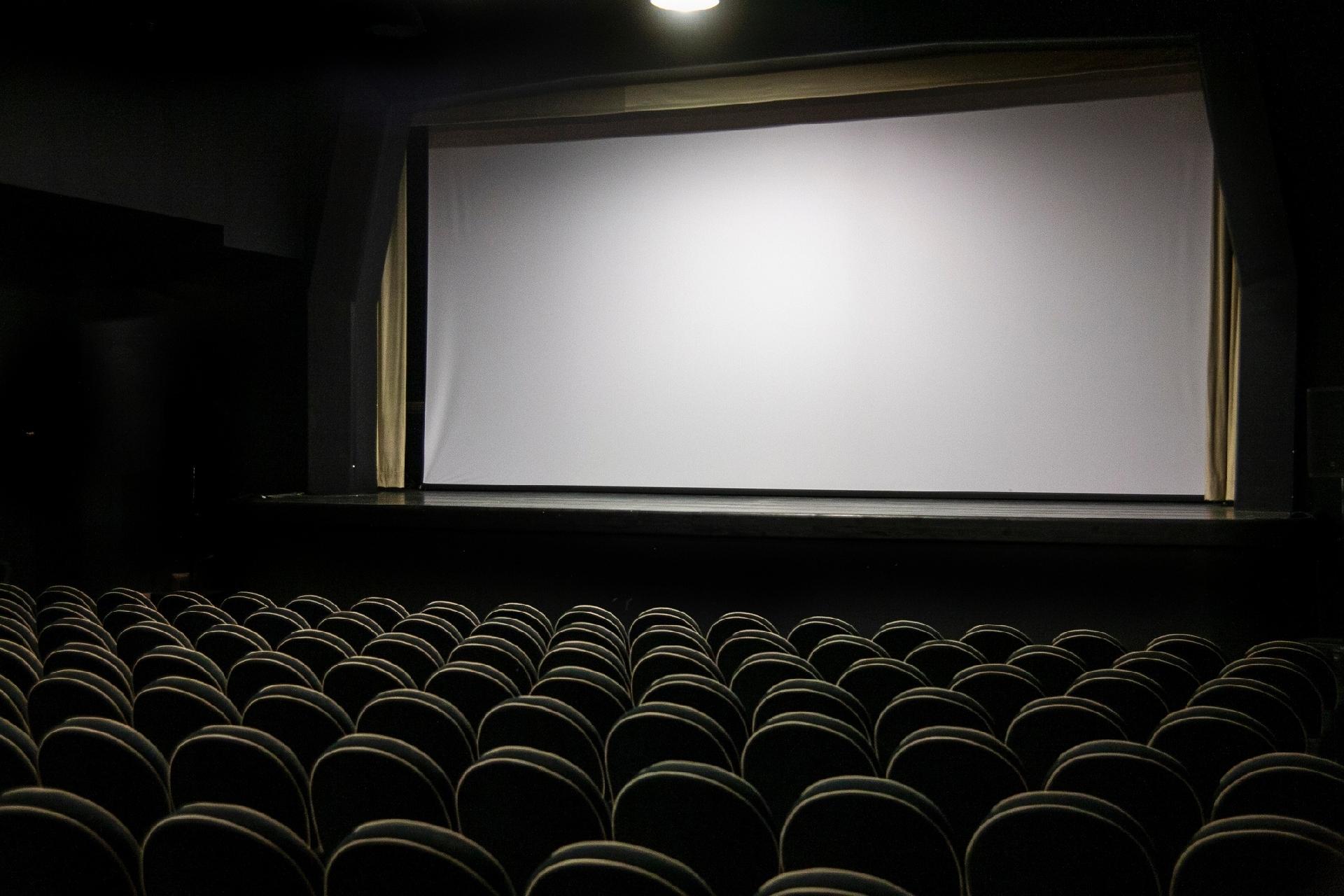 Prefeitura de São José dos Campos libera a reabertura de cinemas e amplia horários de buffets