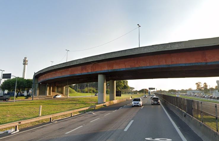 Motociclista cai de viaduto próximo a Johnson em São José dos Campos