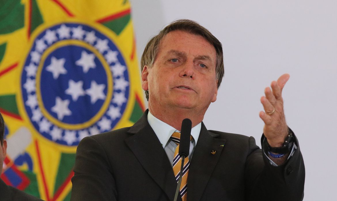Bolsonaro diz que 'Faltou a Ford dizer a verdade: querem subsídios'