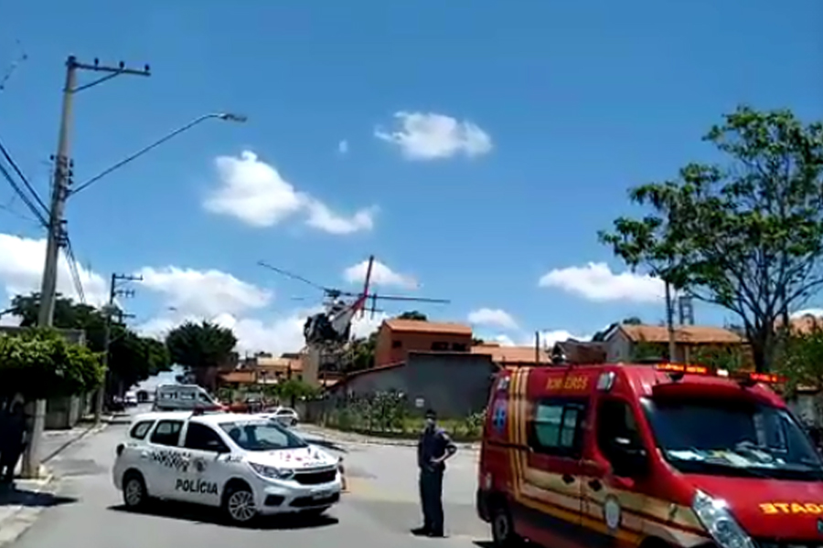 Helicóptero Águia resgata homem que se acidentou com esmerilhadeira na zona leste de São José dos Campos