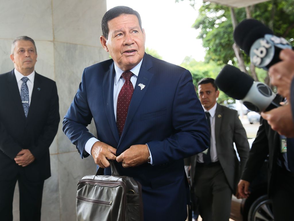 Vice-presidente Mourão e Ministro Marcos Pontes visitam o Inpe em São José dos Campos