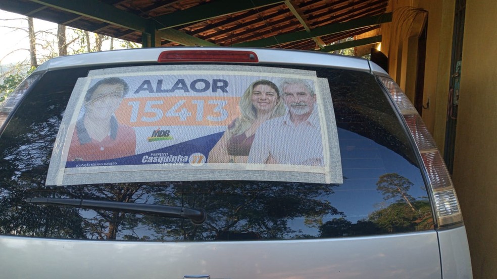 Candidato a vereador faz campanha com número errado e descobre erro na hora da votação