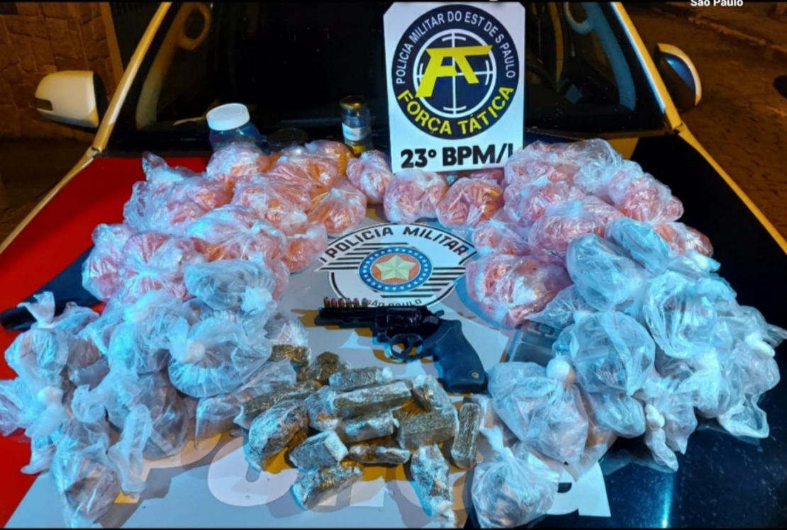 Três pessoas são presas com drogas e dinheiro em Lorena