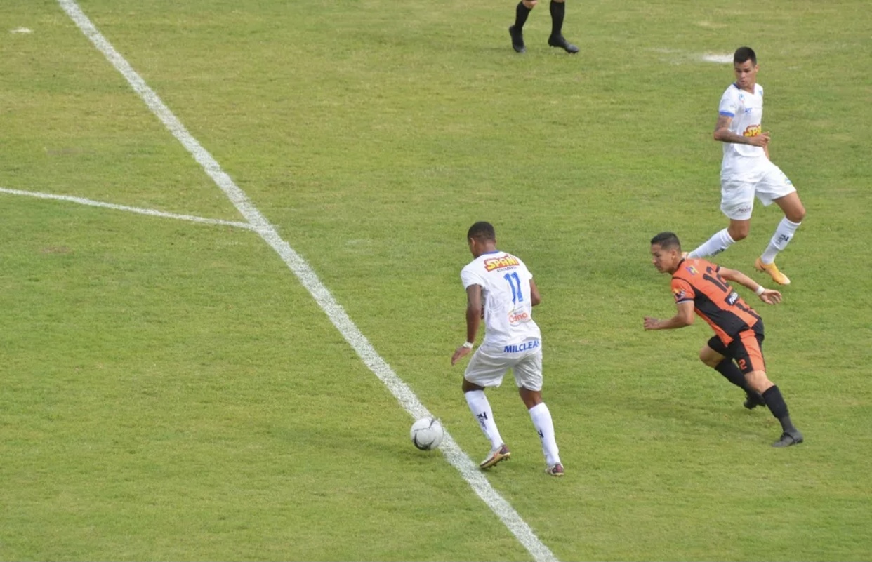 São José e Manthiqueira se enfrentam em busca de vaga na final da 4ª divisão