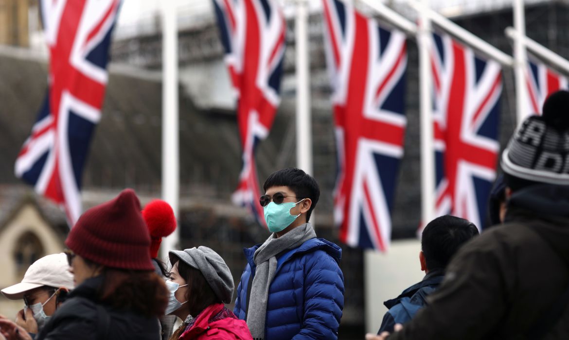 Londres adotará restrições mais duras para conter alta da Covid-19