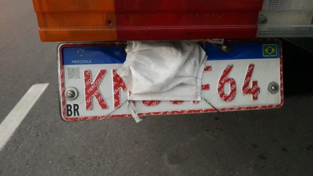 Caminhoneiro tem veículo apreendido por evasão de pedágio na Via Dutra em Jacareí