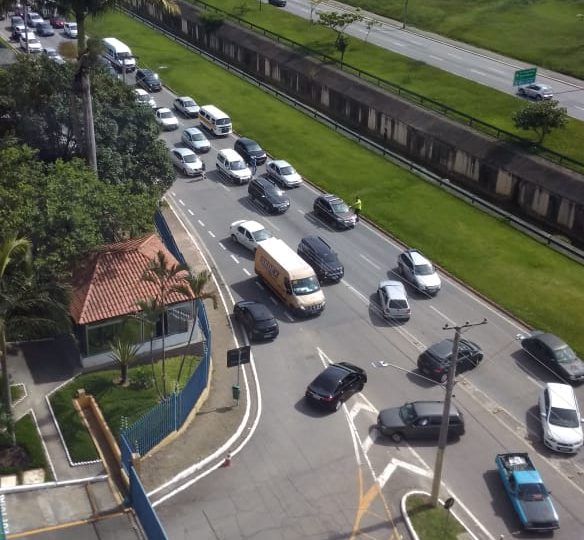 Comerciantes protestam contra fase vermelha em São José dos Campos