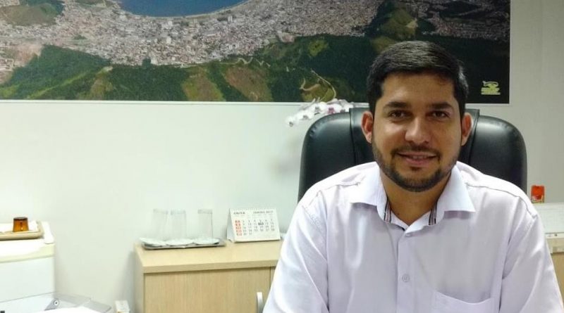 Tato Aguilar é o nome presidente da Câmara de Caraguatatuba