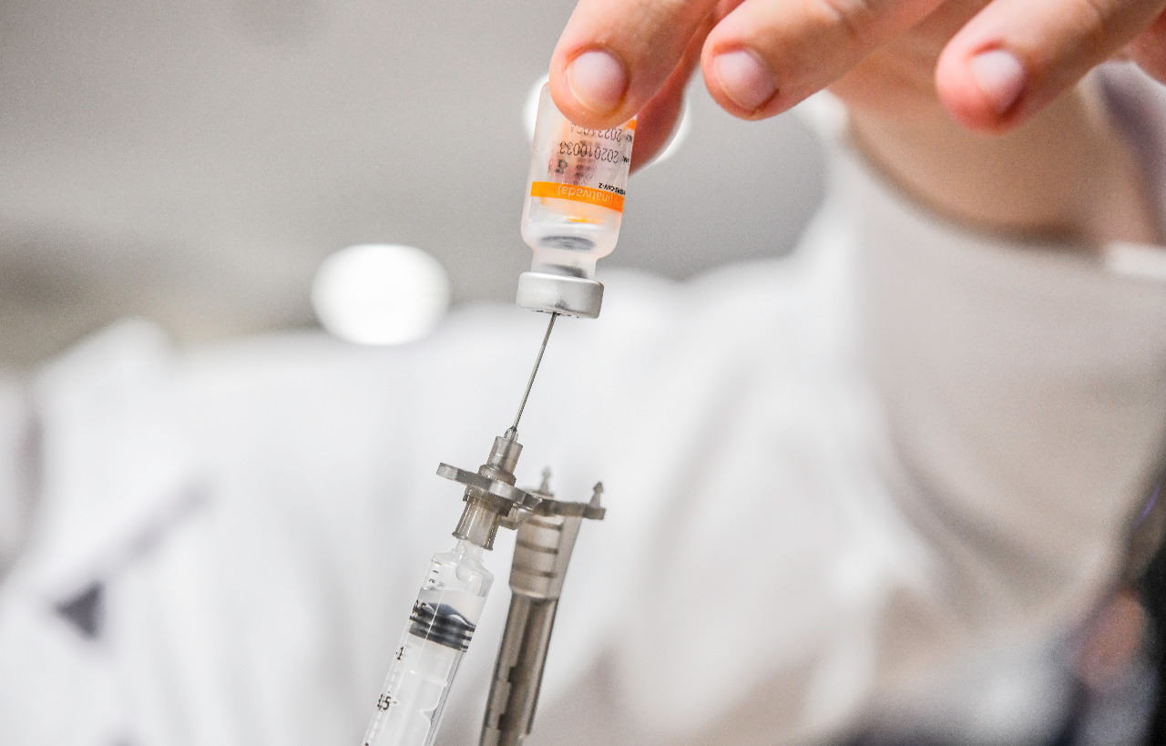 São José dos Campos aplica segunda dose da CoronaVac em idosos acima de 80 anos