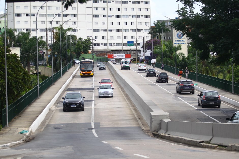 Viaduto Raquel Marcondes é interditado para obras da Linha Verde, no centro de São José