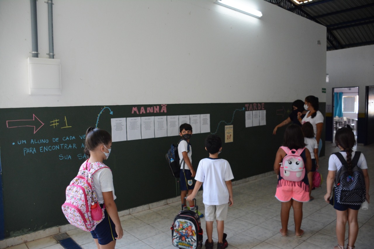 Ilhabela inicia acolhimento dos alunos da rede municipal