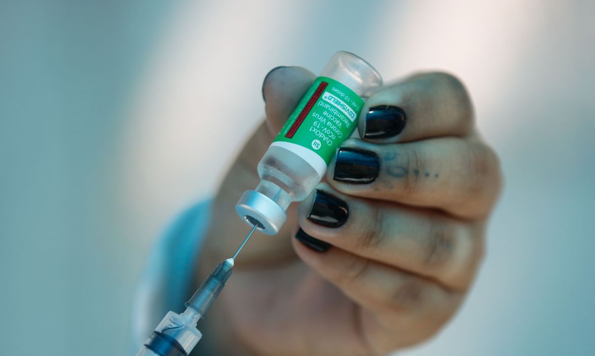 Anvisa atualiza bula da vacina de Oxford/Astrazeneca