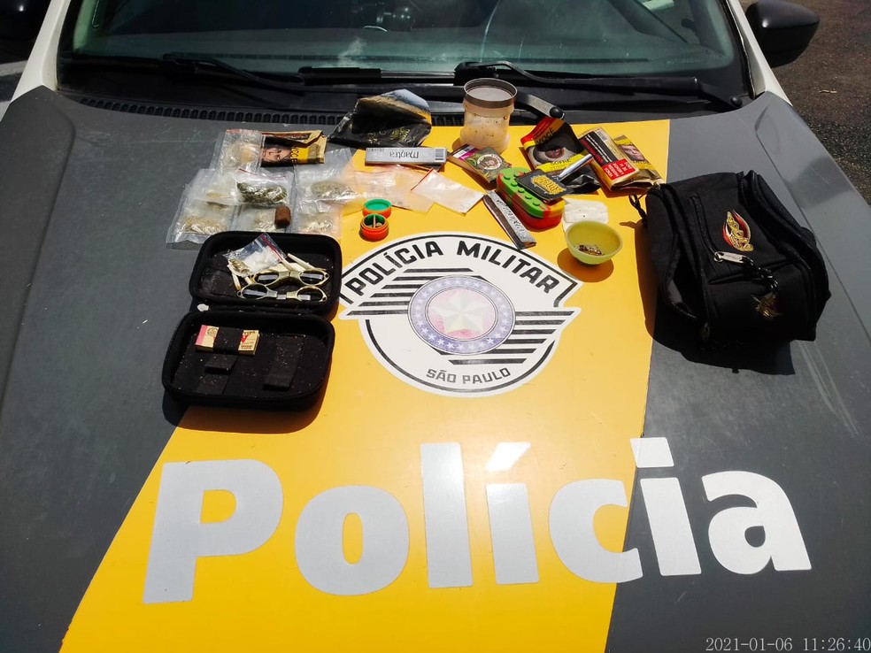 Casal é preso com porções de drogas na Tamoios