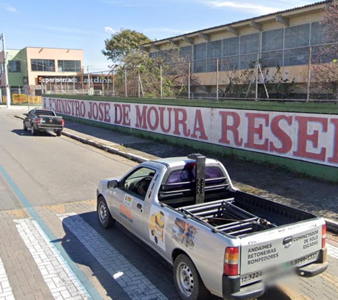 Escola estadual suspende aulas presenciais após professora testar positivo para Covid-19 em Caçapava