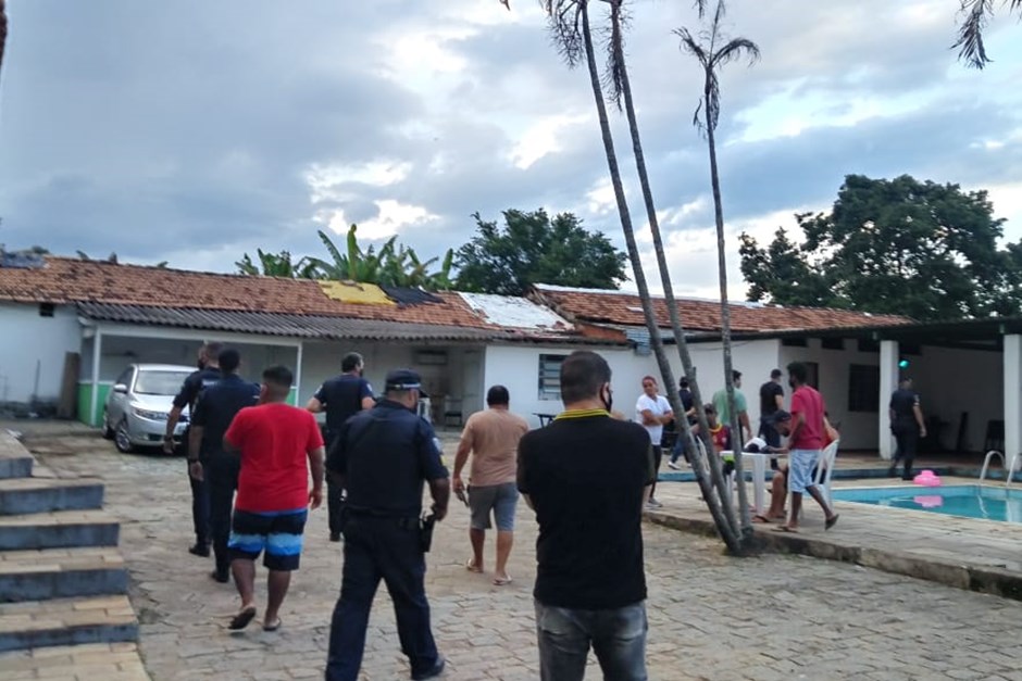GCM impede festa clandestina em chácara na zona sul de São José dos Campos