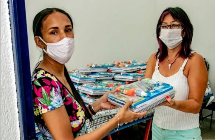 São Sebastião inicia distribuição de material escolar para alunos da rede municipal