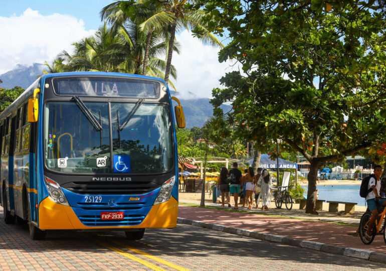 Ilhabela determina retorno de 100% da frota dos ônibus e proíbe viagens com passageiros em pé