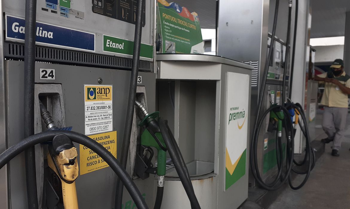 Petrobras aumenta preço do diesel em 3,62% e da gasolina em 1,89% a partir deste sábado