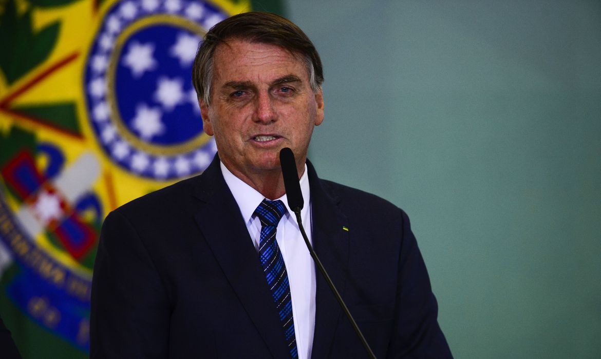 Bolsonaro afirma que deve se filiar ao PP ou DC para as eleições de 2022