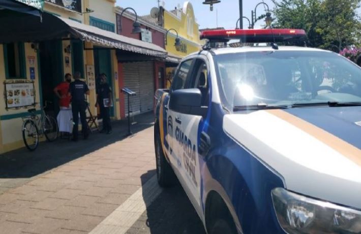 Viatura da Guarda Civil é atingida por tiros em Taubaté