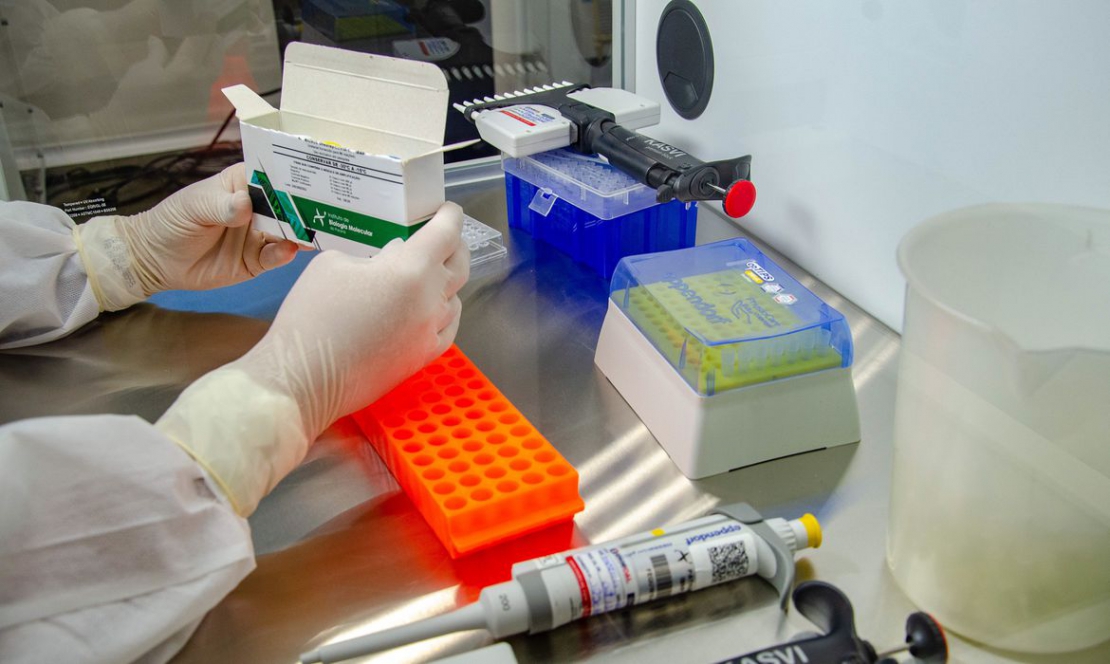 Fiocruz recebe nova remessa de IFA para vacina de Oxford