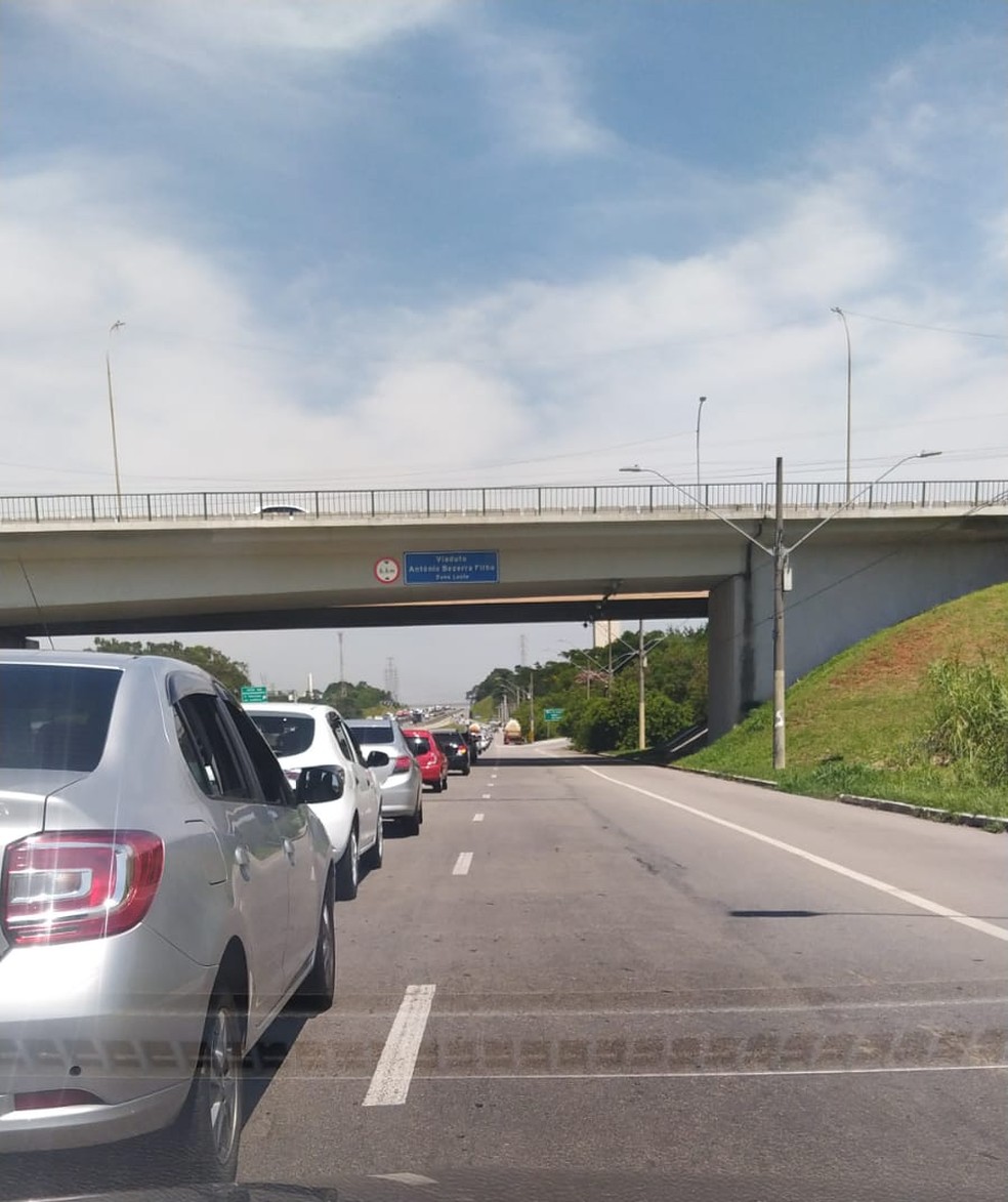 Motoristas de aplicativos protestam contra preço da gasolina e repasses nas tarifas